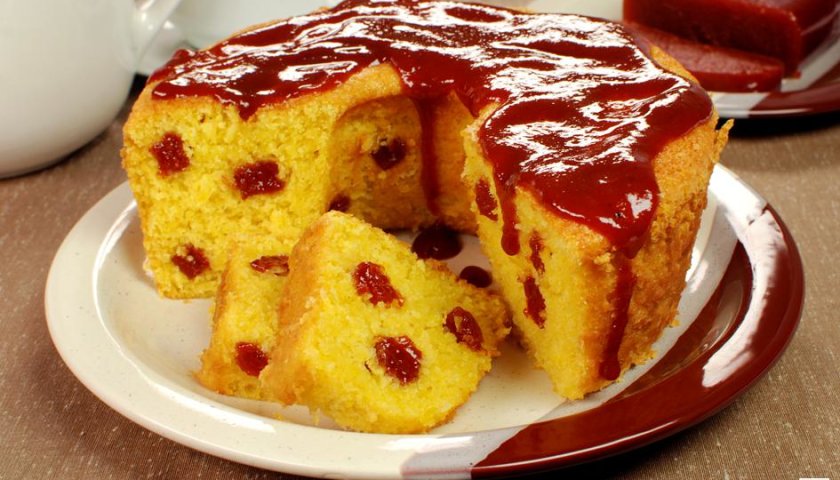 Bolo de Fuba com Goiabada