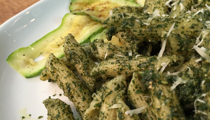 Pesto de folhas de cenoura